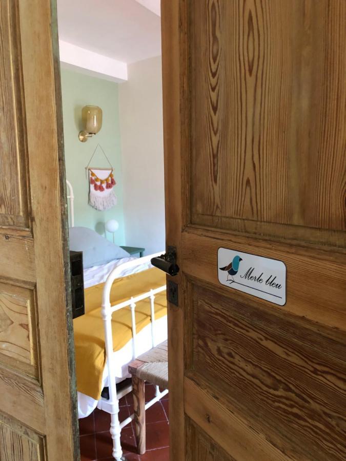 L'Oiseau Bleu Rollier Bed & Breakfast Roubia Exterior photo