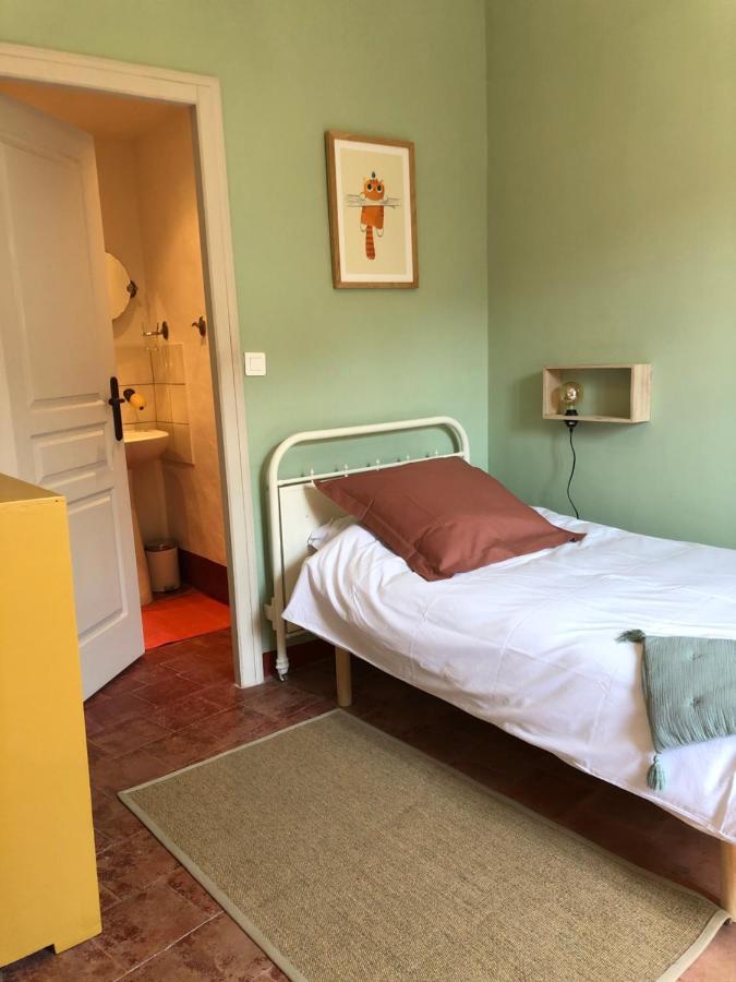 L'Oiseau Bleu Rollier Bed & Breakfast Roubia Exterior photo